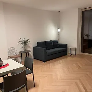 Appartamento Number House - Number 10, Milano